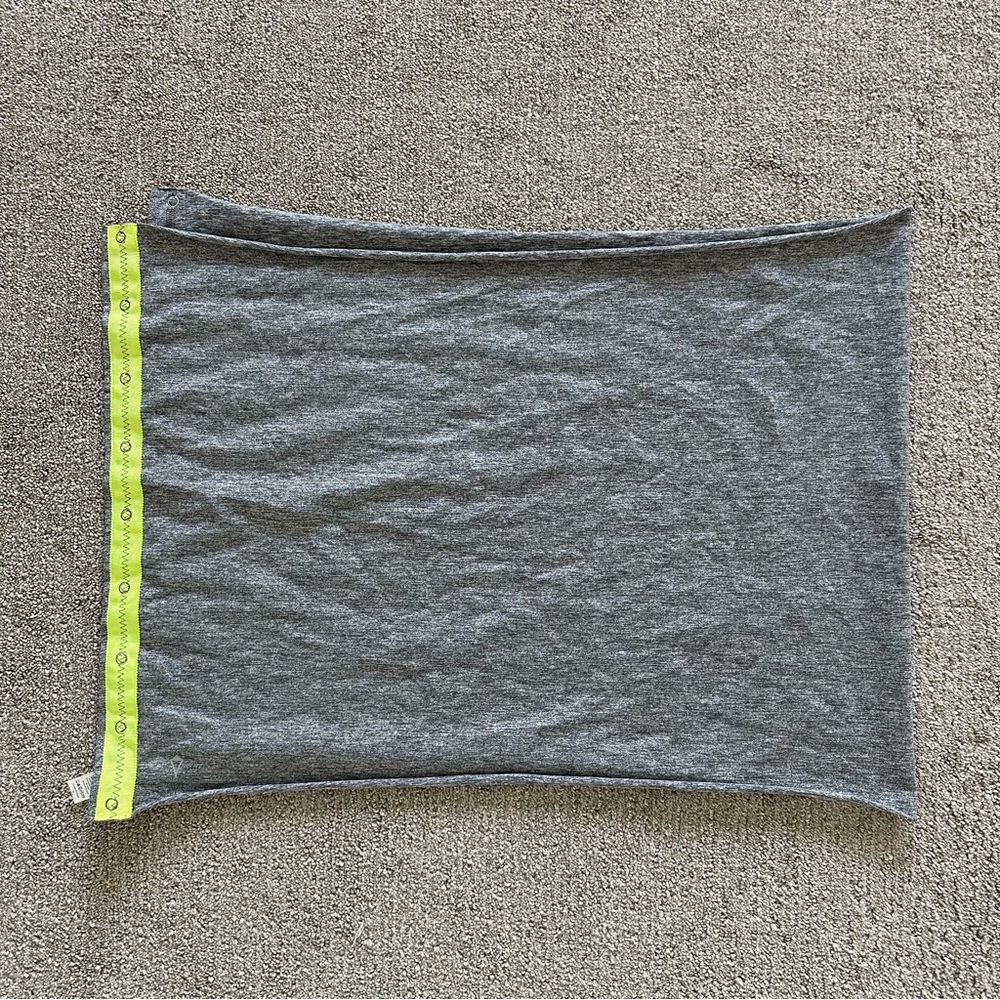 Ivivva Gray Scarf‎ Girls - Picture 8 of 10